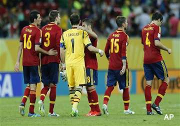 confederations cup spain beat uruguay italy overcome mexico