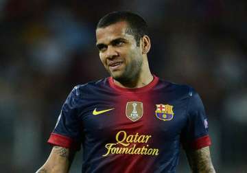 dani alves discussing barcelona future with coach