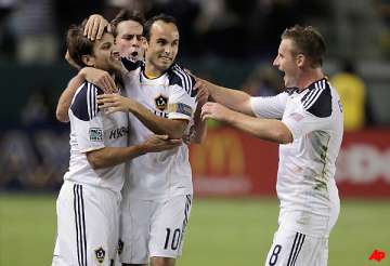 donovan leads galaxy to west final