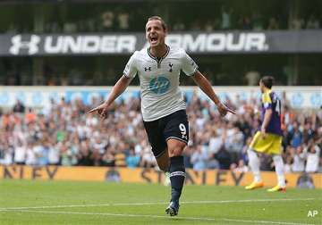 epl soldado on target again as tottenham beats swansea