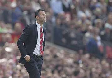 epl sunderland beats man united 1 0 giggs 1st loss after taking charge
