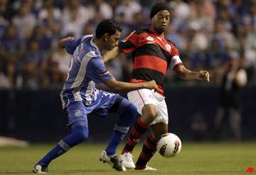 emelec rallies to stay alive in copa libertadores