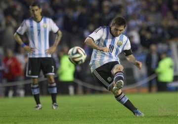 fifa world cup alvarez messi score as argentina beats slovenia in warm up