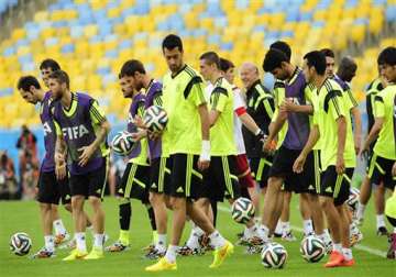 fifa world cup spain hopes to reverse luck against chile