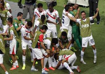 fifa world cup costa rica advances with 1 0 win over italy