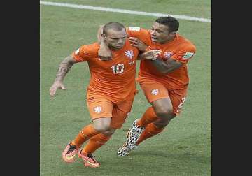 fifa world cup memphis depay starts for dutch against costa rica
