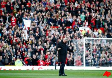 ferguson marks 25 years at man united with 1 0 win