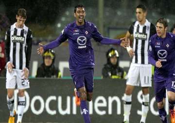 fiorentina into italian cup final with udinese win