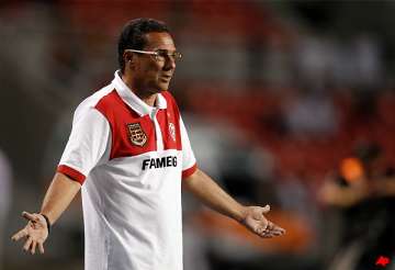 flamengo fires coach vanderlei luxemburgo