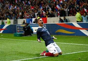 france held to 1 1 draw after paraguay s late goal