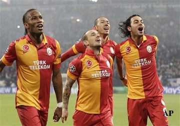 galatasaray advances with 3 2 win at schalke