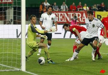 germany beats austria 2 1 in euro qualifier