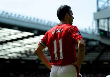 giggs makes 900th appearance for united