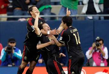 guardado scores twice as mexico cruises to 4 1 win