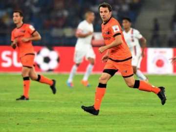 isl laggards delhi dynamos fc goa look to leap