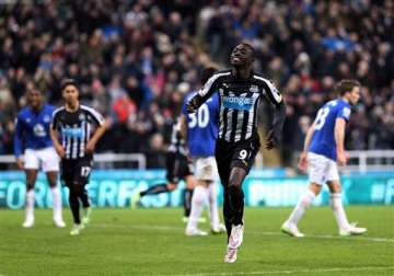 newcastle ends 4 match losing run with everton win