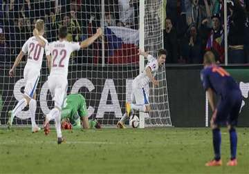 euro 2016 czech republic beats netherlands 2 1 in qualifier