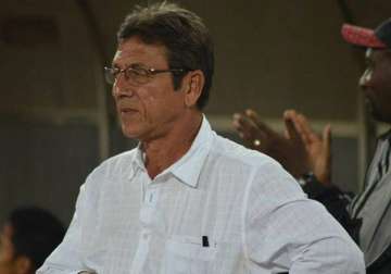 indian football can do without below par foreign coaches says mohun bagan coach