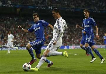 real madrid loses 4 3 to schalke but advances in champions league