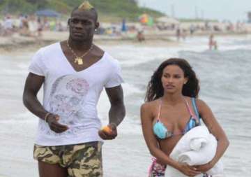 balotelli objects to sexy pose gf fanny dumps him