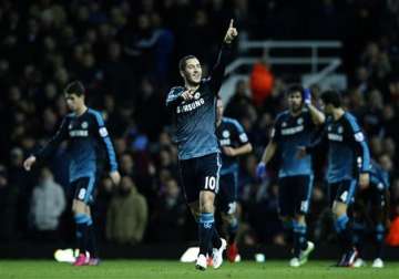 chelsea maintains 5 point lead as top 5 all win in epl