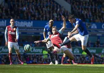 burnley sinks to bottom of epl after losing 1 0 at everton