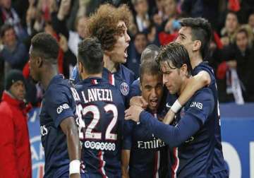 pressure on psg ahead clash with french league leader lyon