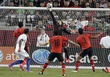 mexico keeper ochoa salvages draw with chile