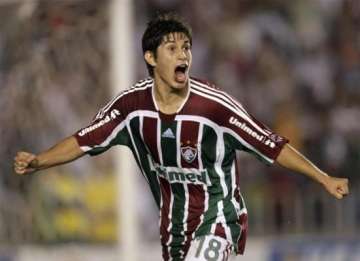 fred conca raise fluminense top four hopes