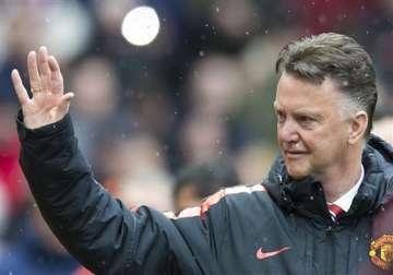 van gaal to earn manchester united extension