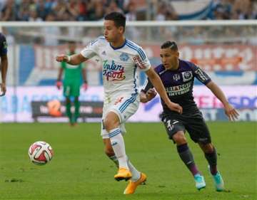 marseille beats lens 2 1 in french league