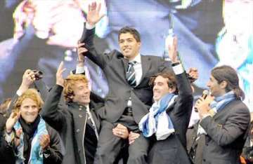 uruguay world cup team receives ovation in montevideo
