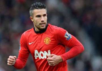 united offer van persie 5 million pounds to leave club