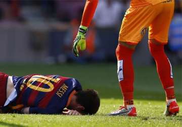 lionel messi out 7 8 weeks with knee ligament damage