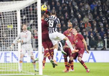 italian league roma beats juventus 1 0 in quarters