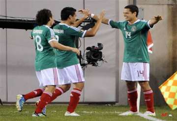 javier hernandez scores mexico beats guatemala