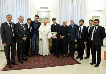 juventus delegation meets pope francis at vatican