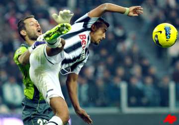 juventus looking to go clear with win over lazio
