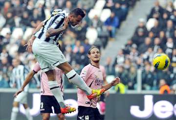 juventus moves back top with 3 0 win over palermo