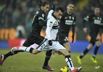 juventus held to 1 1 draw at parma in serie a