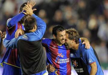 levante stays on top of spanish league