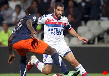 lyon beats montpellier 2 1 in french league