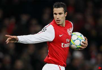 manchester city is interested in signing van persie