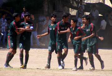 mohun bagan sambalpur set up final clash in ongc youth football