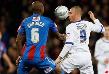 palace beats cardiff 1 0 in league cup semifinals