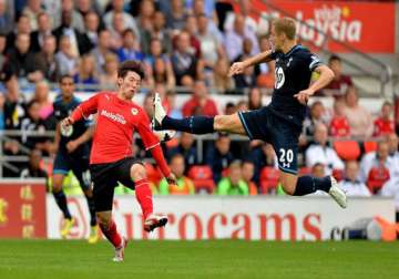 paulinho gives tottenham 1 0 victory over cardiff