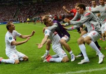 poland hold russia to stay in euro hunt