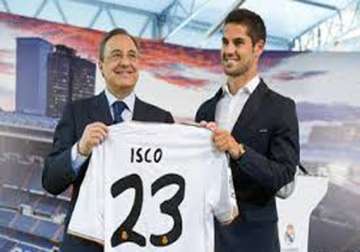 real madrid present isco to their fans