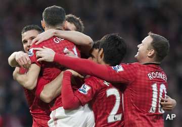 robin van persie guides manchester united to english premier league title