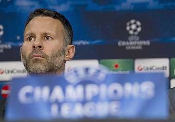 ryan giggs returns to center stage at manchester united